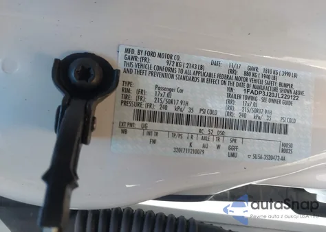 2018 Ford Focus Titanium z USA, uszkodzony, nr VIN 1FADP3J20JL229122